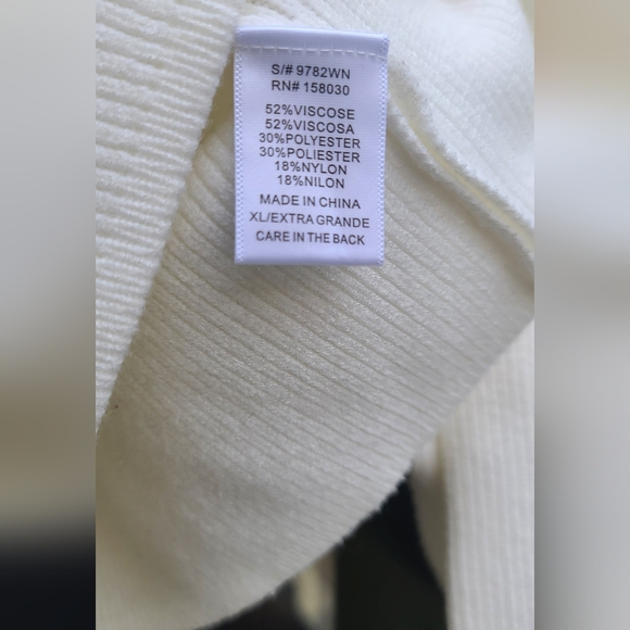 Love Tree Criss-Cross Cozy Soft White Knit Sweater Long Sleeve V-Neck - Size XL - Picture 11 of 13